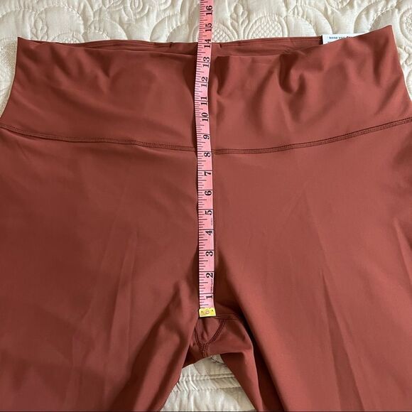 Old Navy Extra High Waisted Powersoft Hidden Pocket Leggings - Picture 11 of 11